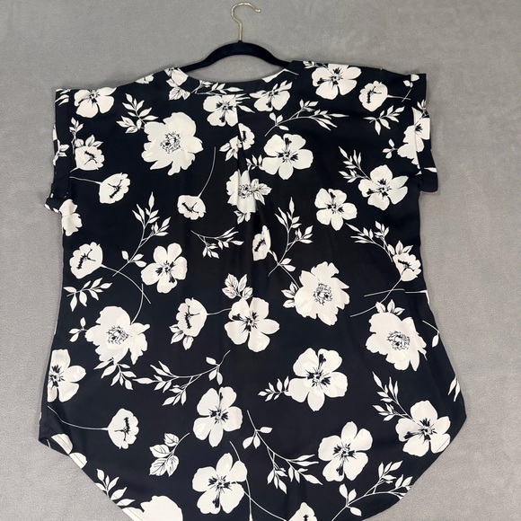 Simply Vera Vera Wang Women's Black & White Floral Blouse/Top- Cap Sleeves XL - Picture 5 of 5
